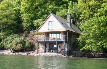 Sandridge Boathouse Holiday Home