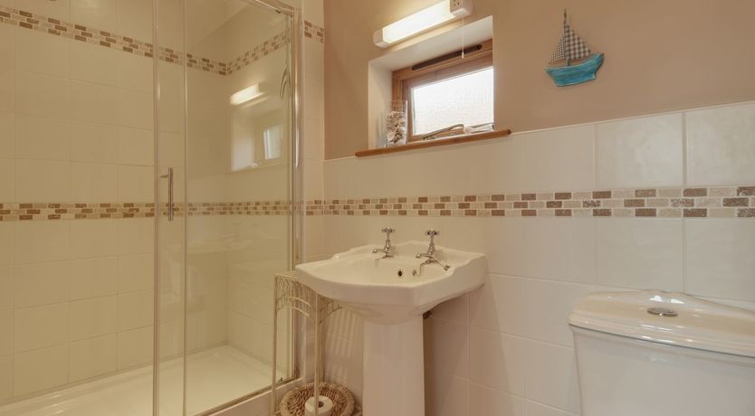 Photo of 2 Shippen Cottages