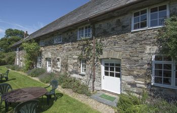 Tom Holiday Cottage