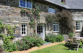 Tom Holiday Cottage