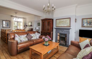 Lighthouse View Holiday Cottage