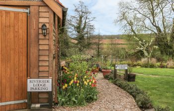 Riverside Lodge Holiday Cottage