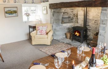 Lower Hodre Holiday Cottage