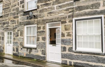Llys Madoc Holiday Cottage