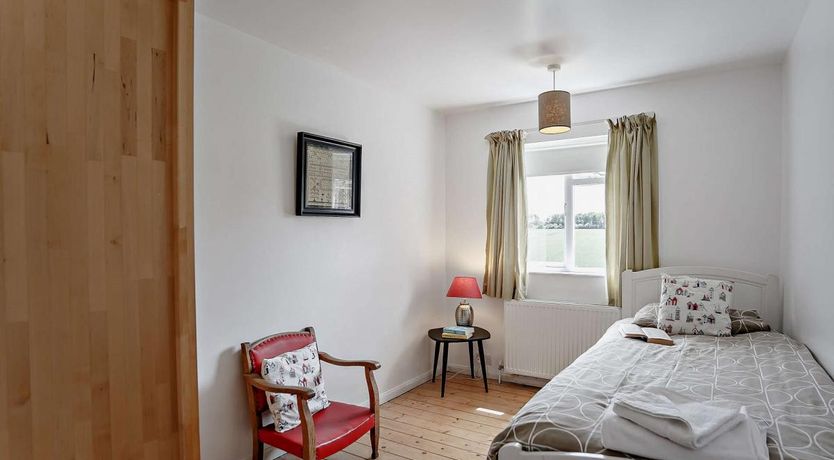 Photo of 3 Bed in Rock