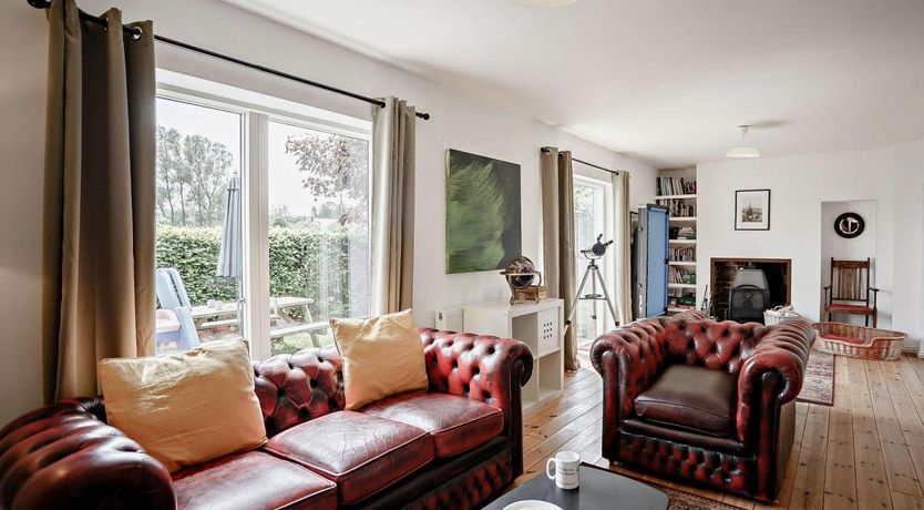 Photo of 3 Bed in Rock