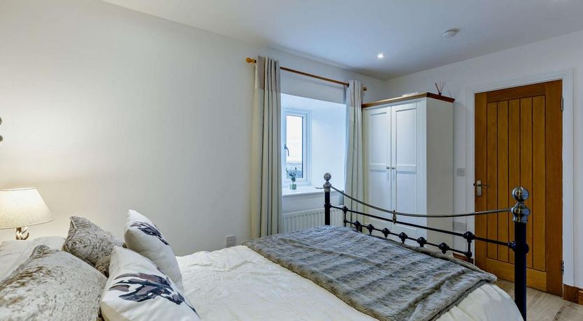 Photo of 3 Bed in Warenton