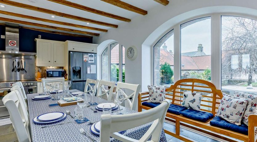 Photo of 3 Bed in Warenton