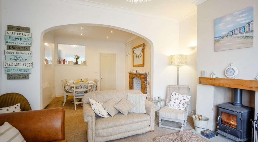 Photo of 3 Bed in Low Newton by the Sea