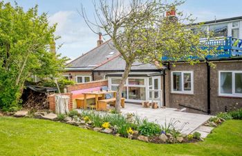 in Low Newton by the Sea (CN203) Holiday Cottage