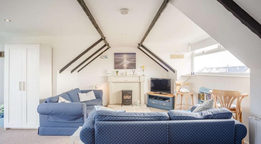 Photo of 3 Bed in Low Newton by the Sea