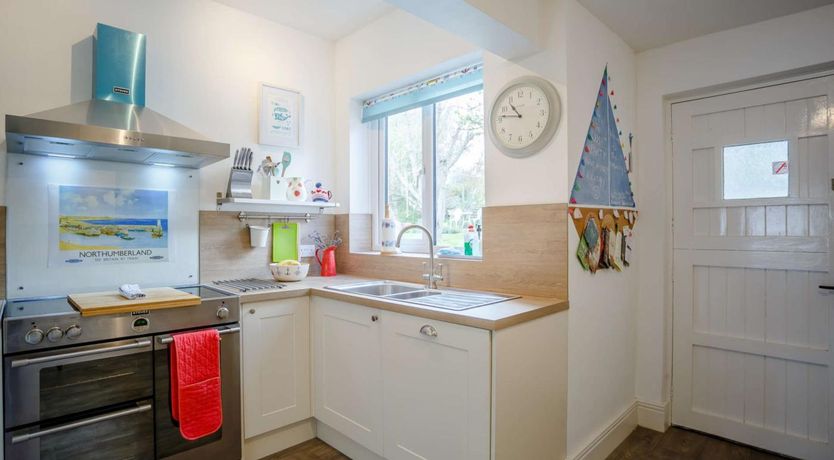 Photo of 3 Bed in Low Newton By The Sea