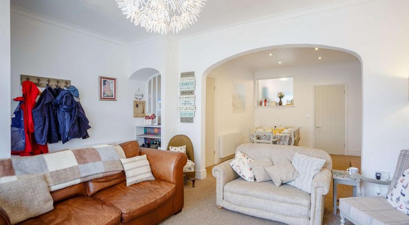 Photo of 3 Bed in Low Newton By The Sea