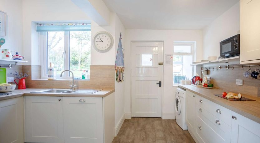 Photo of 3 Bed in Low Newton By The Sea