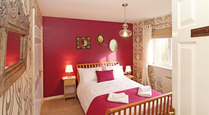 Photo of 4 Bed in Hadston