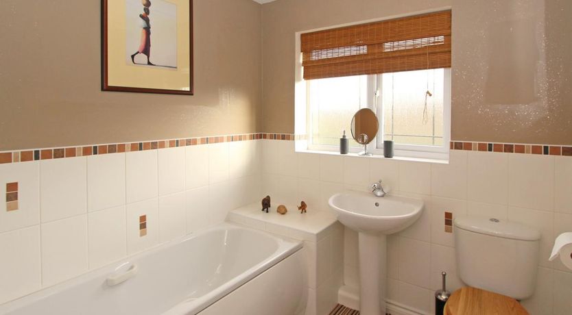 Photo of 4 Bed in Hadston