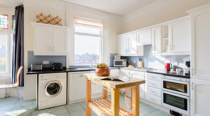 Photo of 5 Bed in North Shields