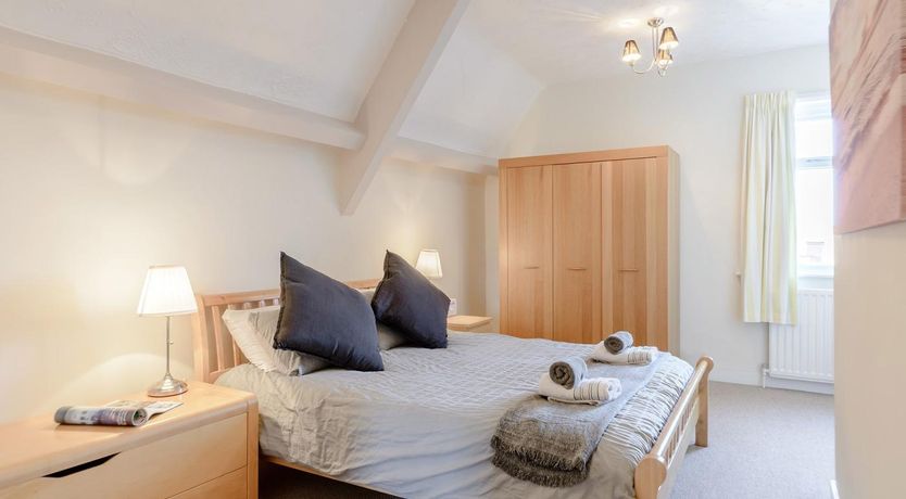 Photo of 5 Bed in Tynemouth