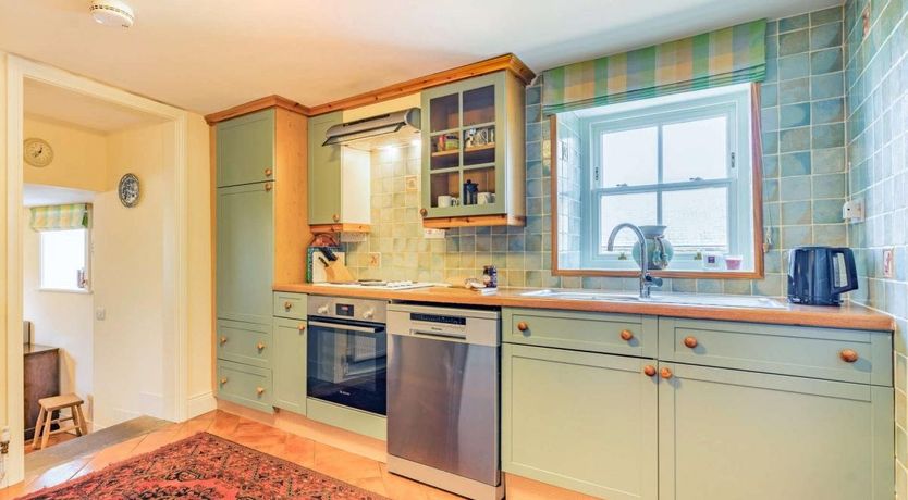 Photo of 4 Bed in Hunstanworth