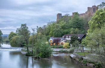 in Ludlow (60009) Holiday Cottage