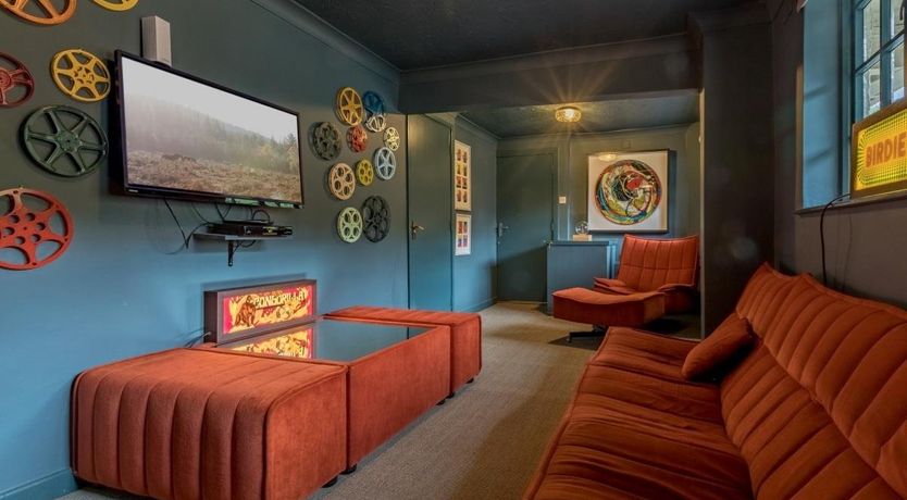 Photo of 6 Bed in Ludlow