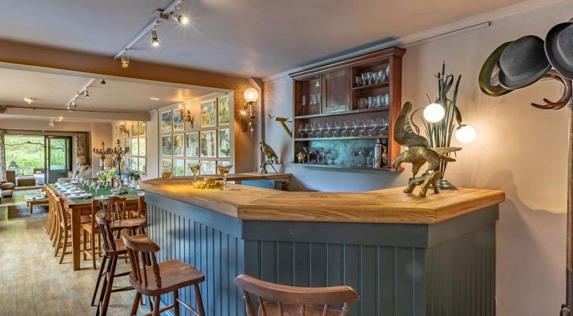 Photo of 6 Bed in Ludlow