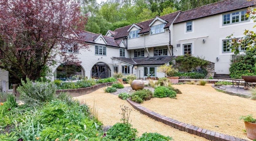 Photo of 6 Bed in Ludlow