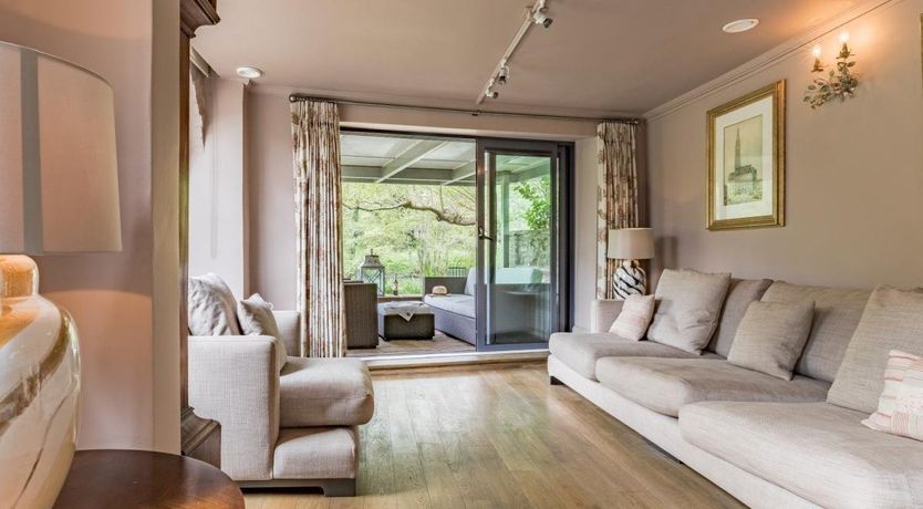 Photo of 6 Bed in Ludlow