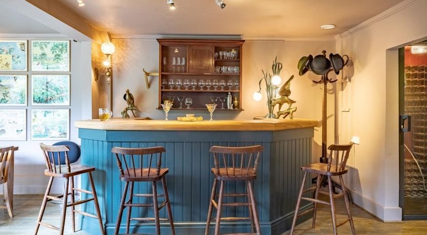 Photo of 6 Bed in Ludlow