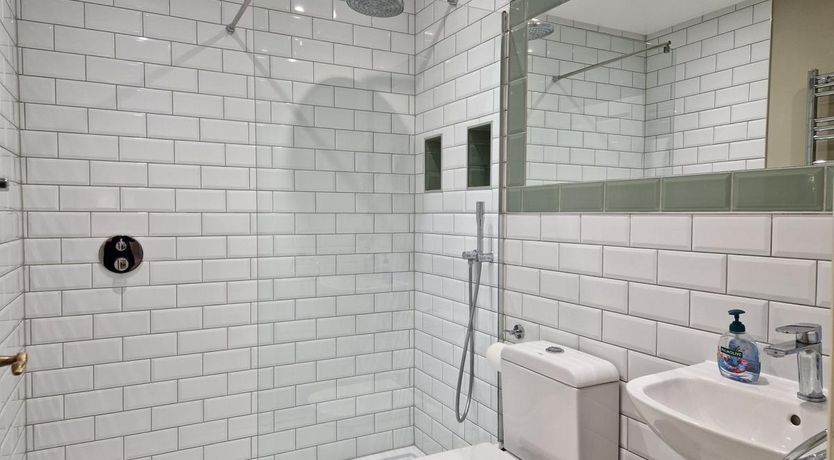 Photo of 3 Bed in Warenton