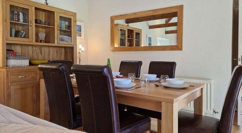 Photo of 3 Bed in Warenton