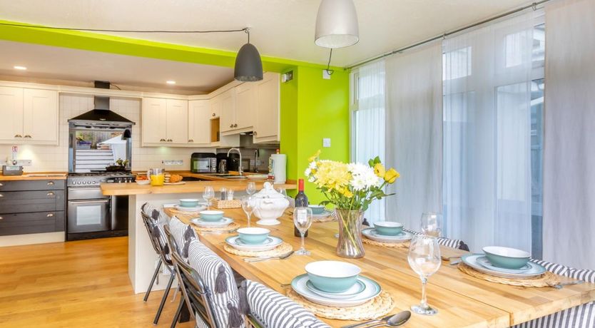 Photo of 4 Bed in Paignton