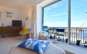 Photo of in Seahouses (CN097)