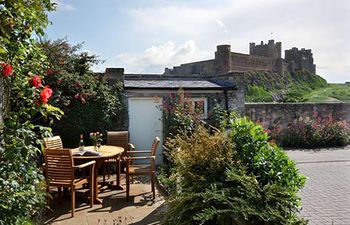 in Bamburgh (CN139) Holiday Cottage
