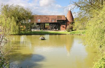 Harbourne Oast Holiday Cottage