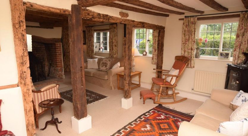 Photo of 4 Bed in Barton Stacey