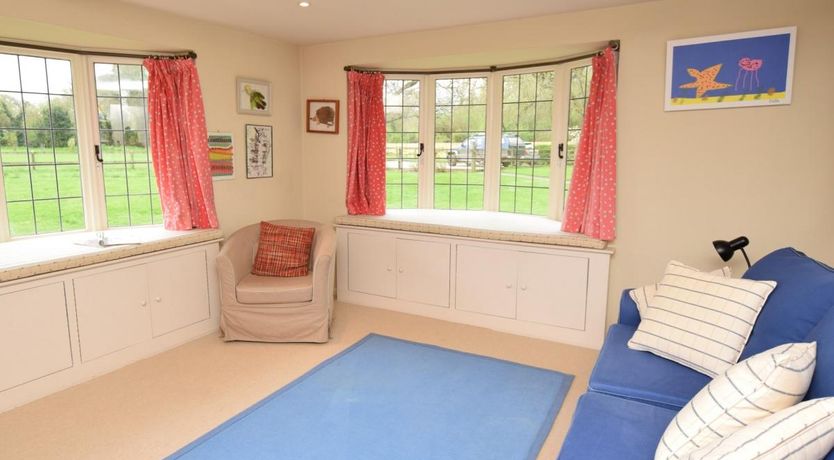 Photo of 4 Bed in Barton Stacey