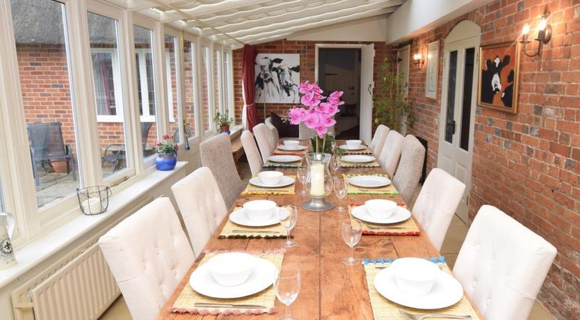 Photo of 4 Bed in Barton Stacey