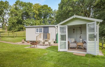 1 Bed in Macclesfield Holiday Cottage