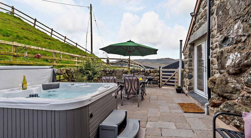 Photo of 3 Bed in Llanuwchllyn