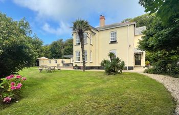 5 Bed in Bude Holiday Cottage