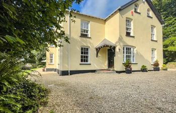 in Woodford (60291) Holiday Cottage