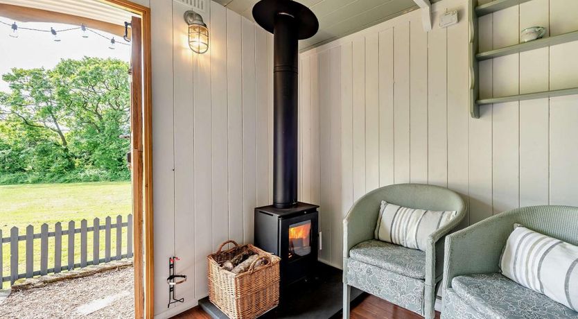 Photo of 1 Bed in Higher Clovelly