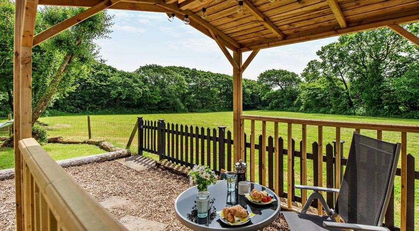 Photo of 1 Bed in Higher Clovelly