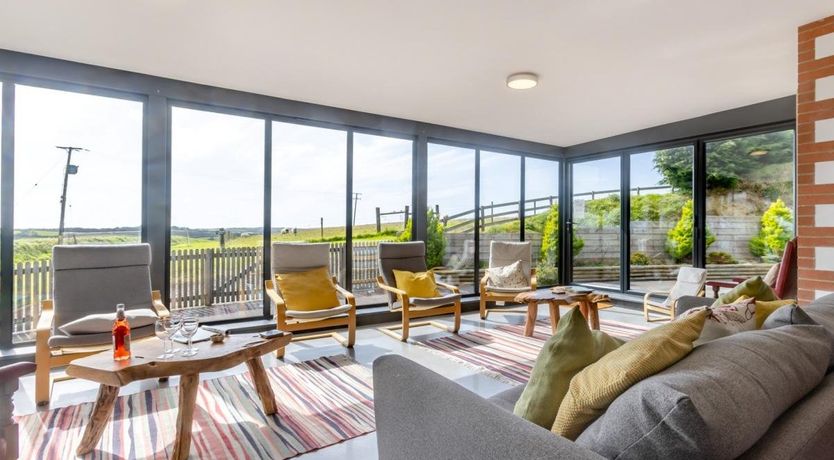 Photo of 6 Bed in Sutcombe