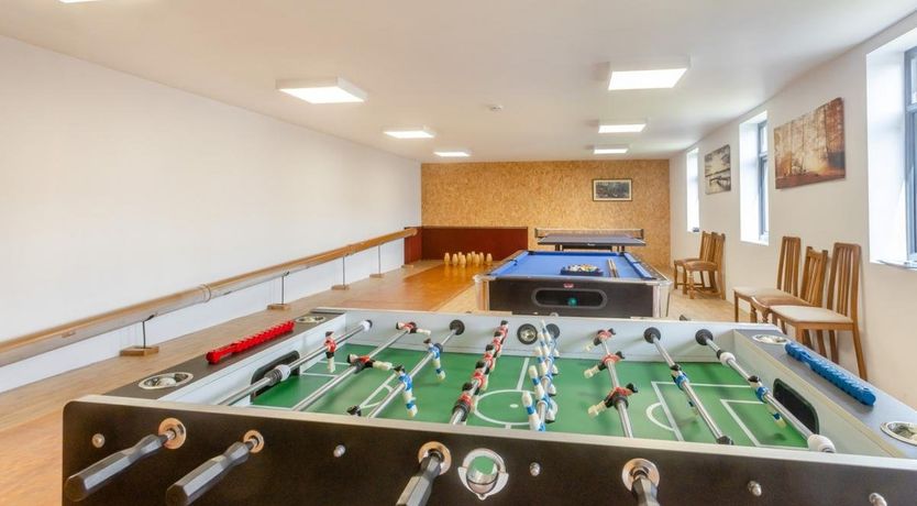 Photo of 6 Bed in Sutcombe