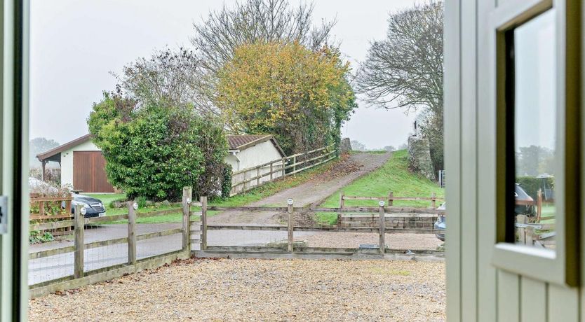 Photo of 2 Bed in Croes y pant