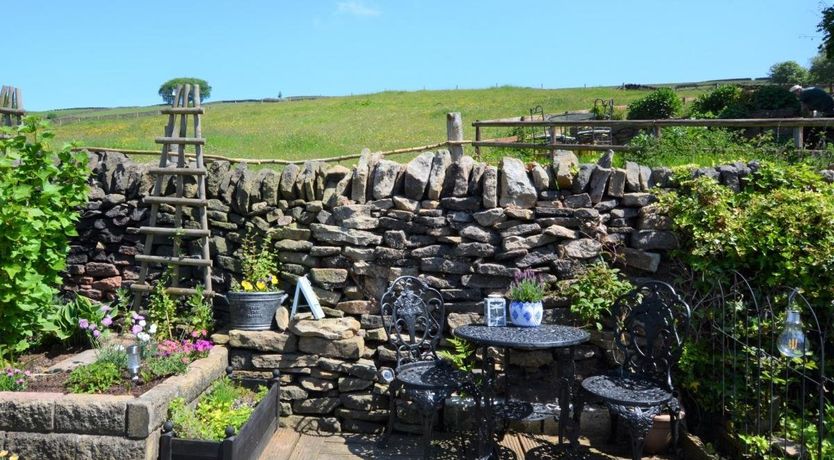 Photo of 2 Bed in Hayfield