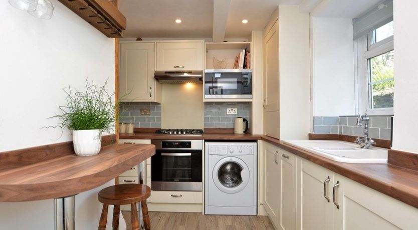 Photo of 2 Bed in Hayfield