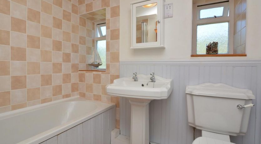 Photo of 2 Bed in Hayfield